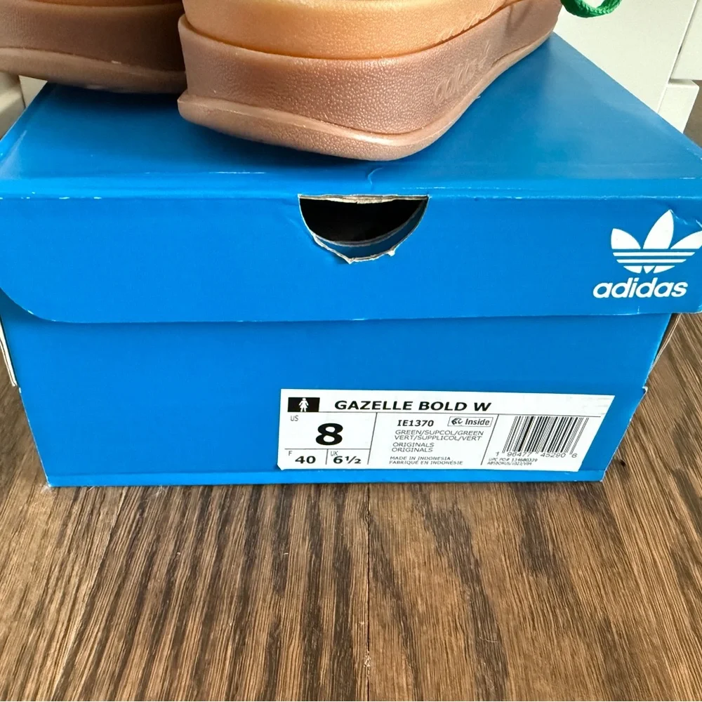 NEW, IN BOX Adidas Gazelle Bold - Women’s size 8 - Picture 3 of 5